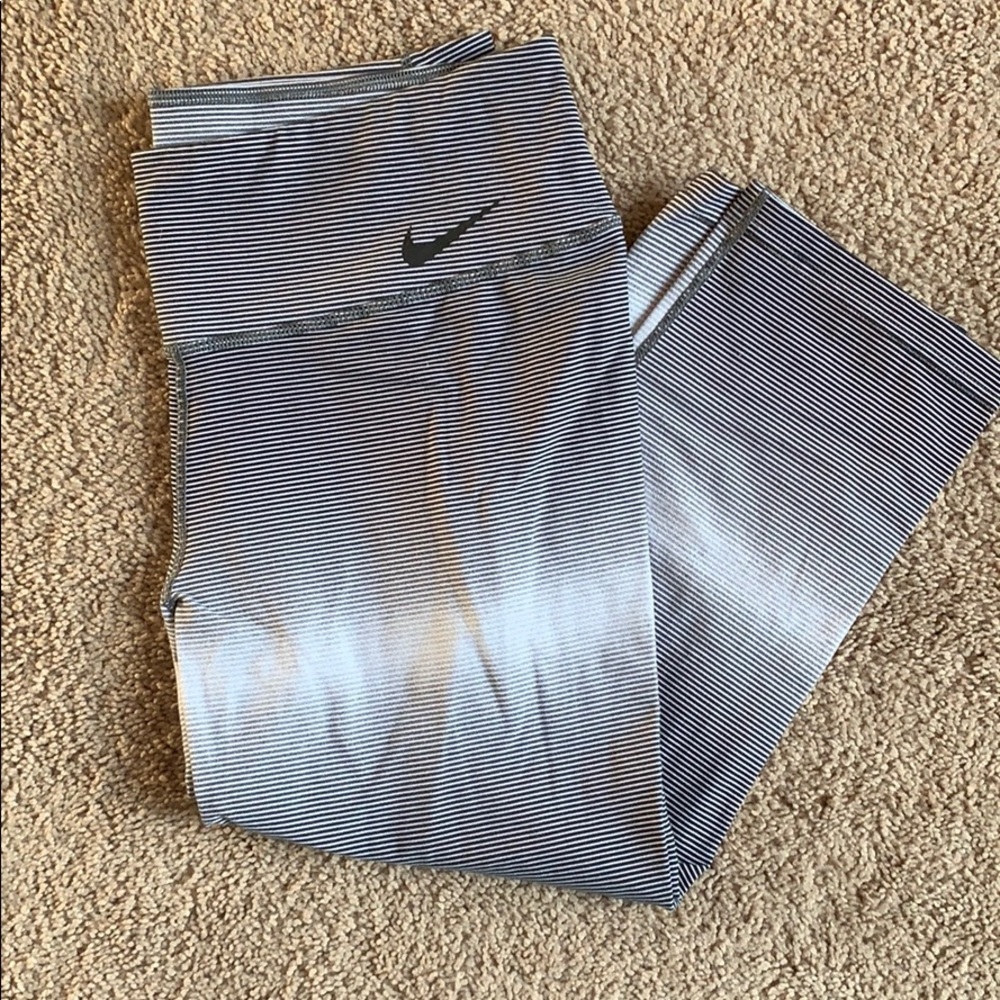 Nike Cropped Legging